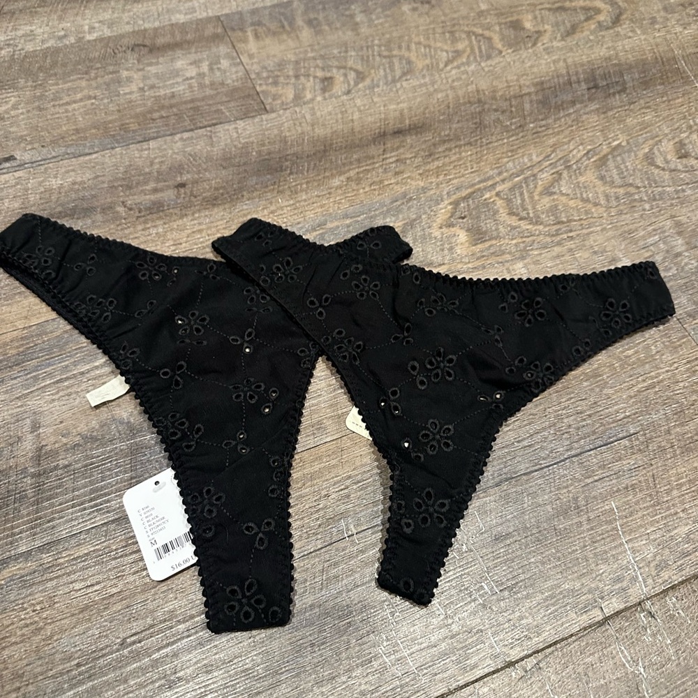 Free People Home Grown 2 Black Eyelet Thongs Size Medium New with Tags